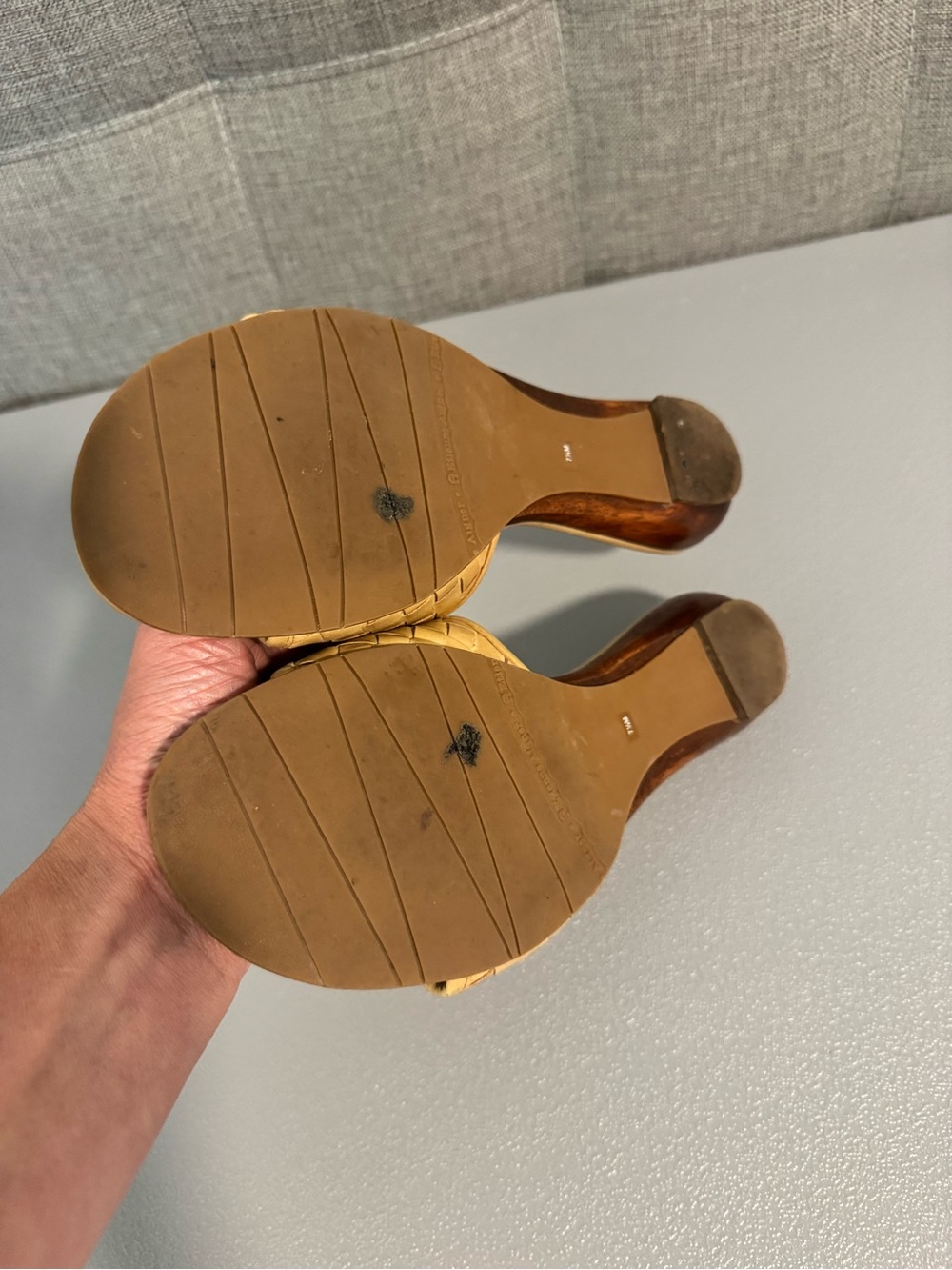Etienne Aigner Tan Woven Leather Slide Sandals 7.5 - Picture 6 of 8